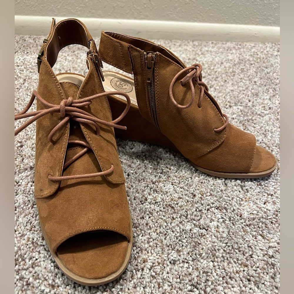 Cognac Suede wedges
